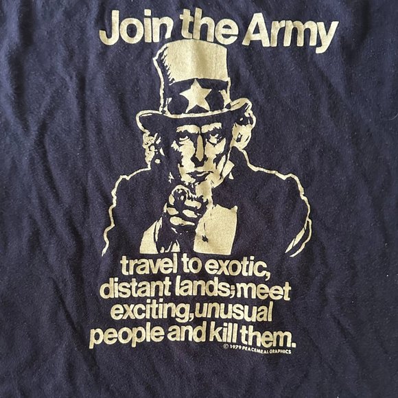 Vintage 1970s Anti War T Shirt “Join the Army Travel To Exotic Distant Lands” LG - Picture 9 of 9